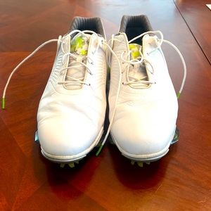 Footjoy golf shoes, barely worn, shoes/spikes in great condition